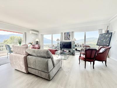 Appartement - 138 m² - 5 pièces