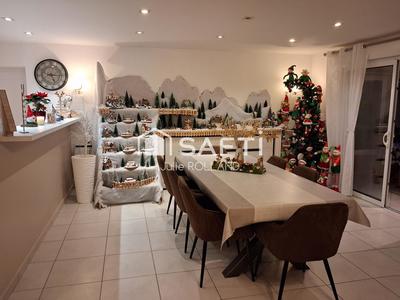 Maison - 250 m² - 8 pièces