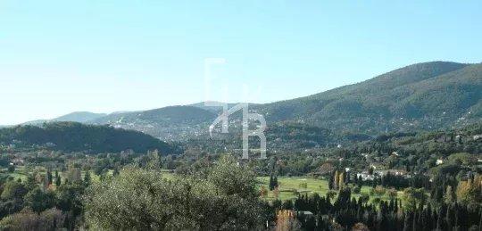 Terrain constructible - 2 571 m²