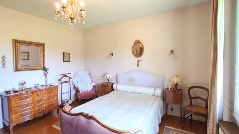 Maison - 289 m² - 8 pièces