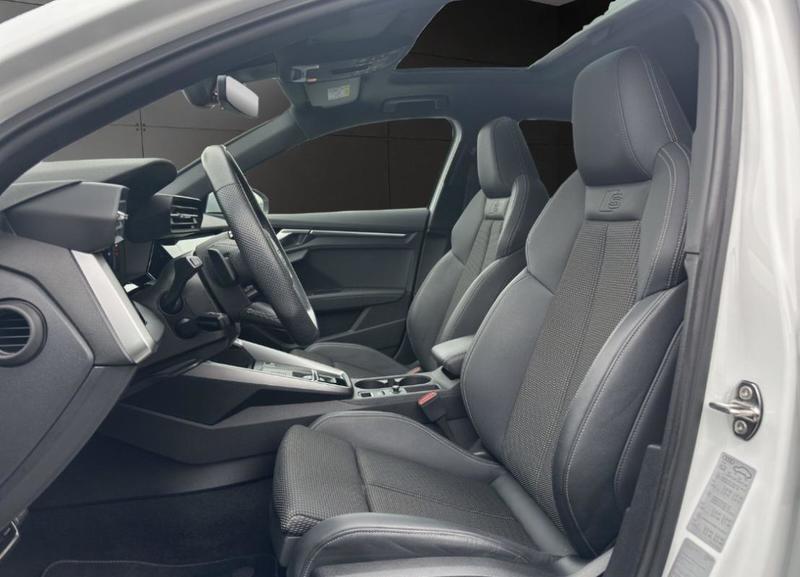 Audi A3 sportback 40 TFSIe 204 s-Line Hybride Rechargeable / Toit Ouvrant Affichage Tete Haute Matrix Led Regulateur de Distance Keyless