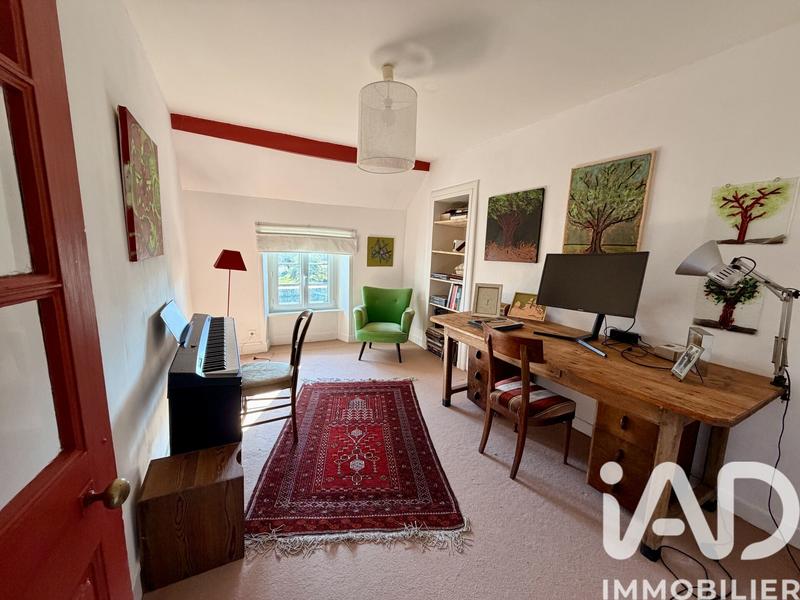 Maison - 260 m² - 11 pièces