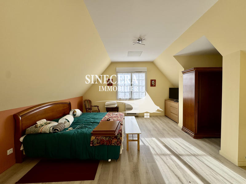 Maison - 180 m² - 7 pièces