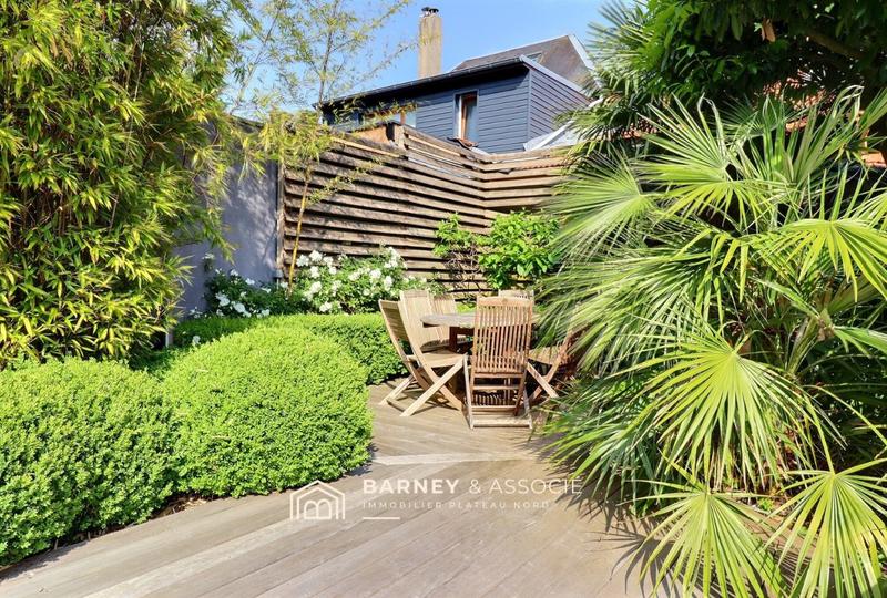 Maison - 418 m² - 10 pièces