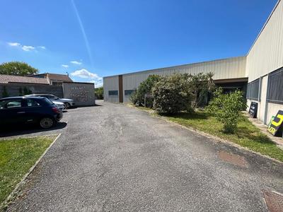 Entrepôt - 1 000 m²