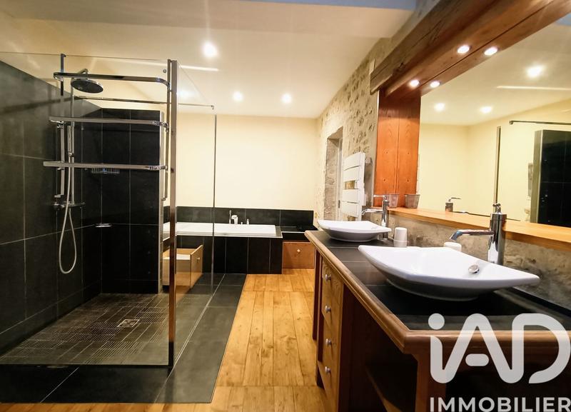 Maison - 318 m² - 7 pièces