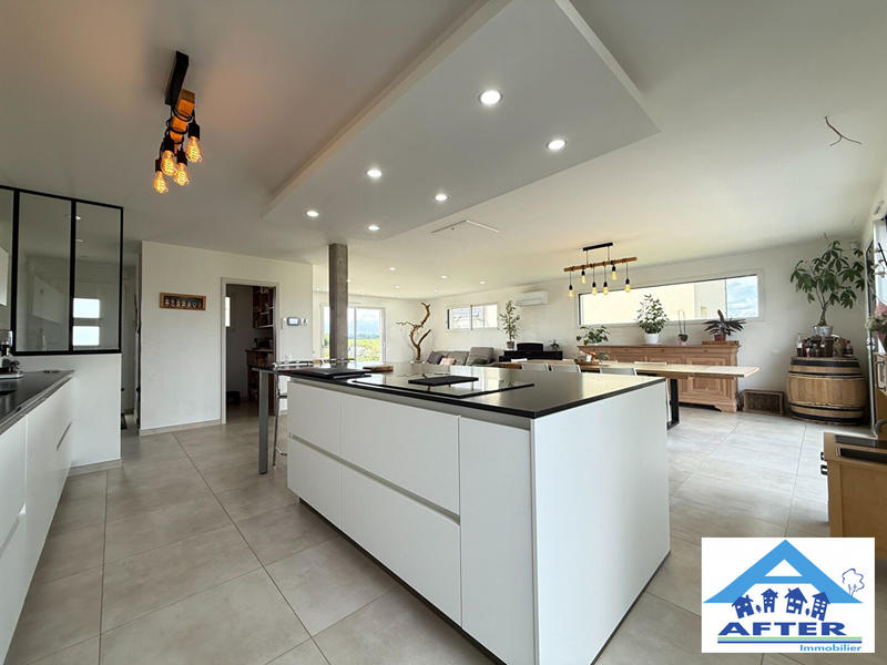 Maison - 193 m² - 7 pièces