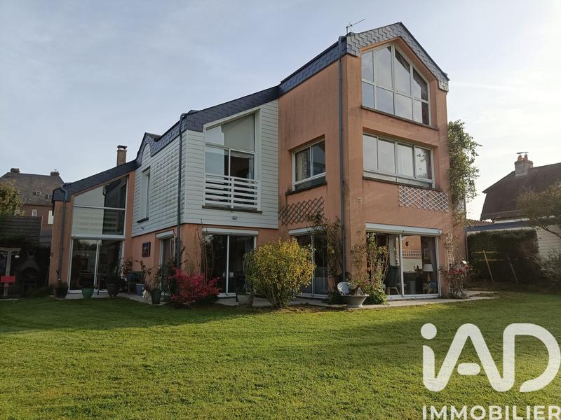 Maison de maîtres - 300 m² - 9 pièces