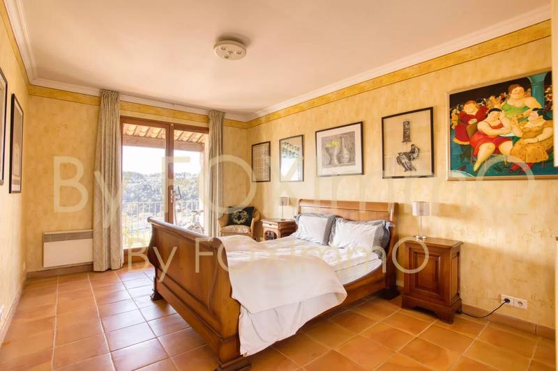 Villa - 269 m² - 9 pièces