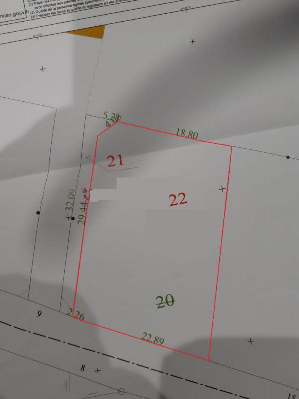 Terrain constructible - 738 m²