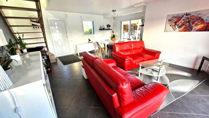 Maison - 98 m² - 5 pièces