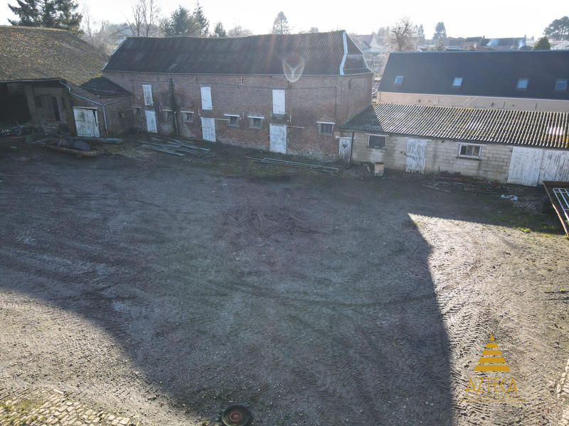 Maison - 260 m² - 4 pièces