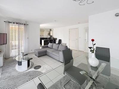 Appartement - 75 m² - 3 pièces