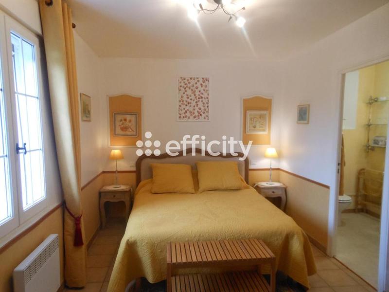 Maison - 230 m² - 9 pièces