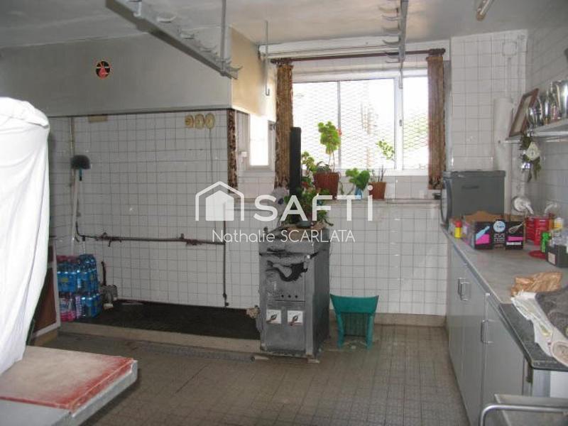 Maison - 180 m² - 7 pièces