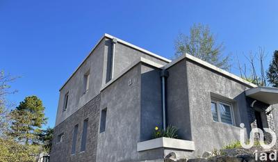 Maison - 132 m² - 8 pièces