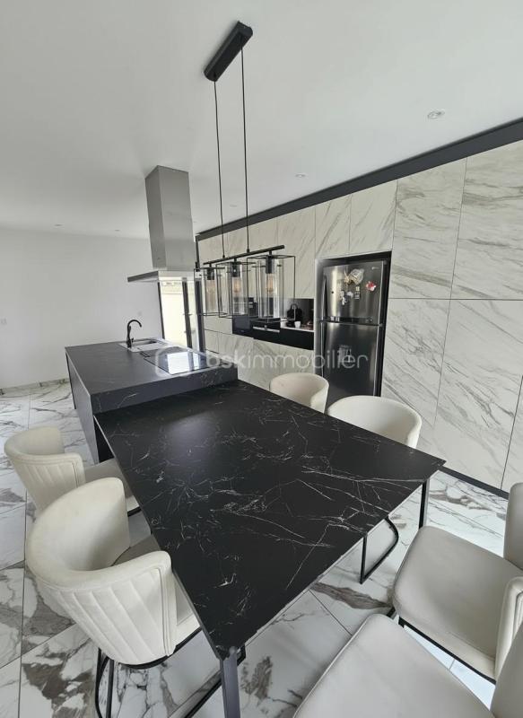 Maison - 170 m² - 6 pièces