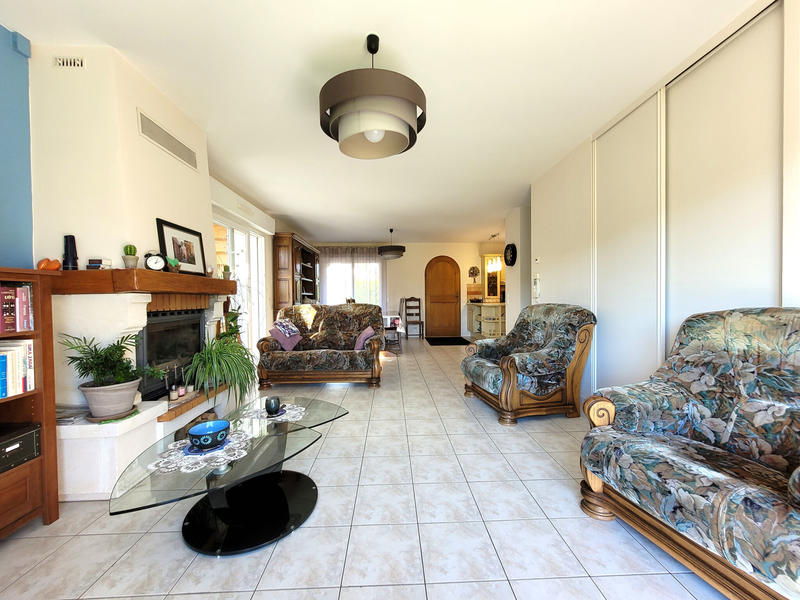 Maison - 215 m² - 9 pièces