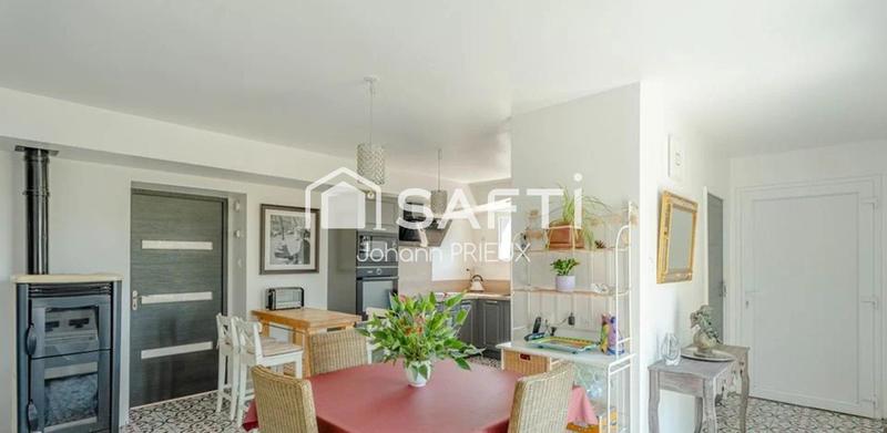 Maison - 225 m² - 7 pièces