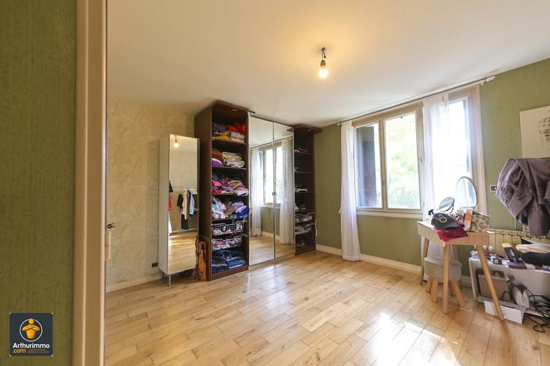 Maison - 230 m² - 9 pièces