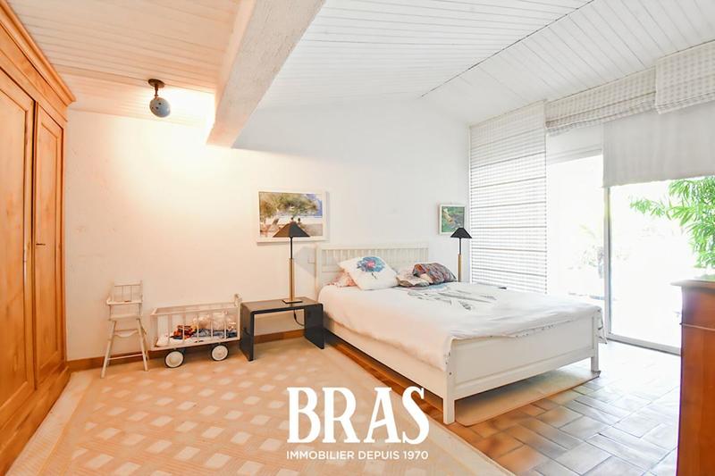 Maison - 372 m² - 7 pièces