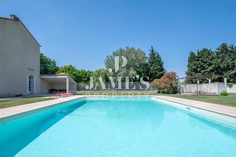 Maison - 350 m² - 8 pièces