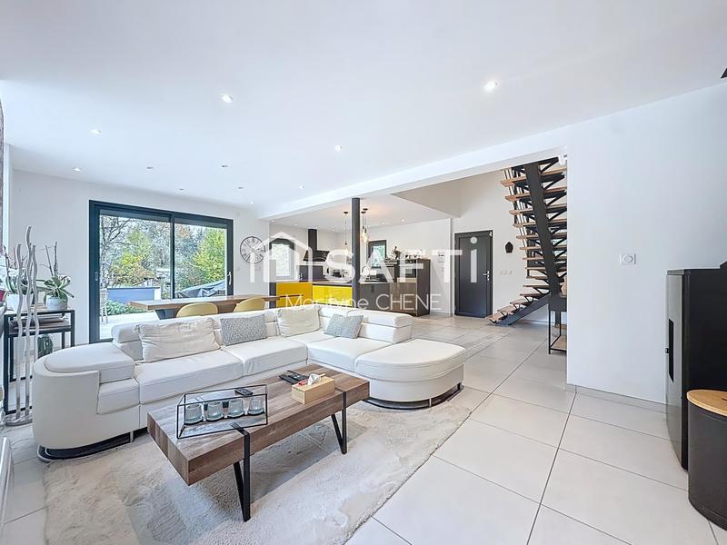 Maison - 140 m² - 5 pièces