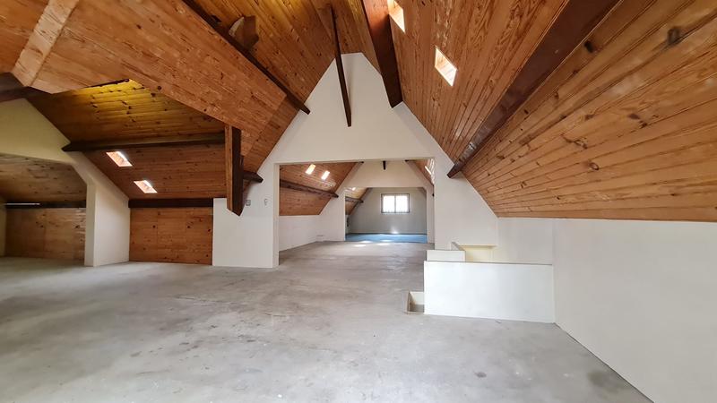 Maison - 200 m² - 4 pièces