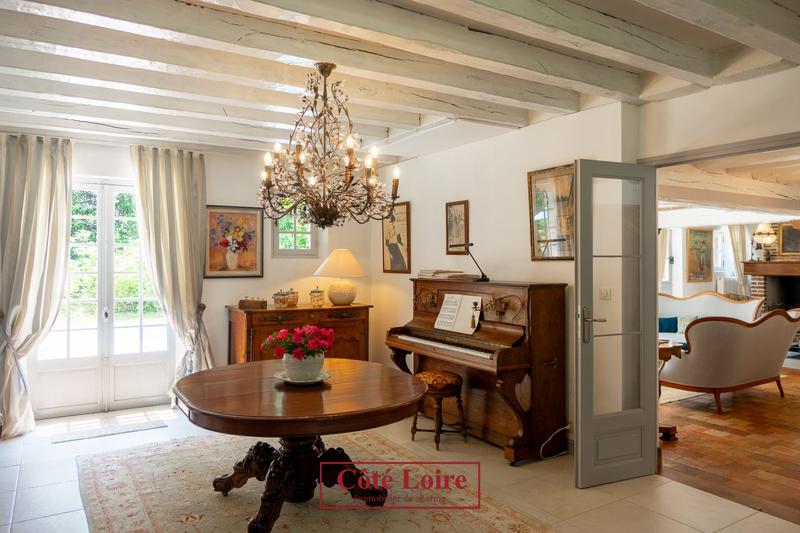 Maison - 251 m² - 8 pièces