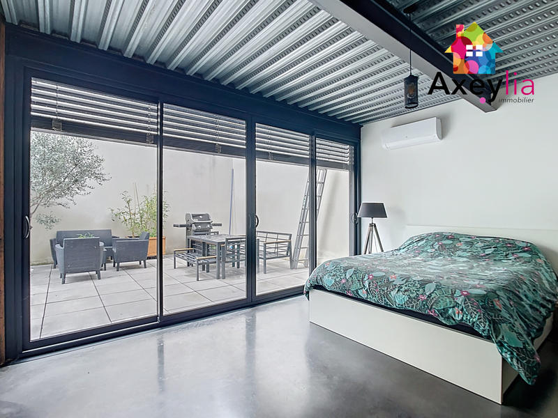 Maison - 240 m² - 7 pièces