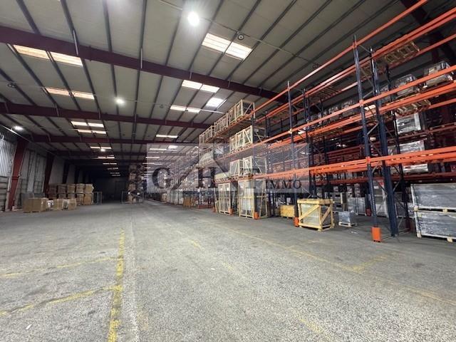 Entrepôt - 11 000 m²