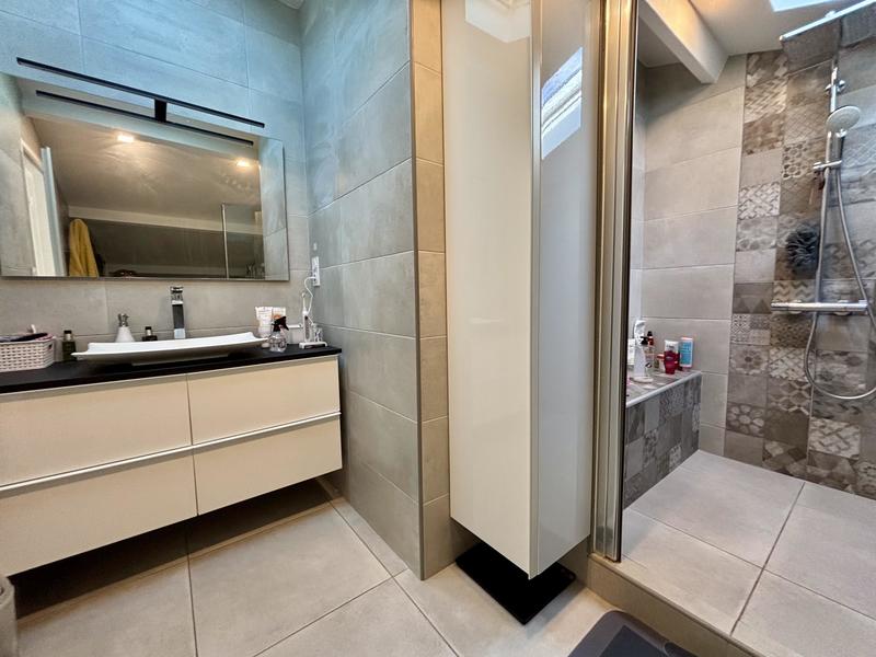 Maison - 205 m² - 5 pièces