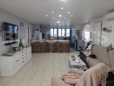 Maison - 223 m² - 7 pièces