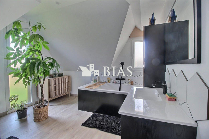 Maison - 149 m² - 5 pièces