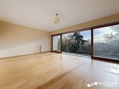 Appartement - 75 m² - 3 pièces