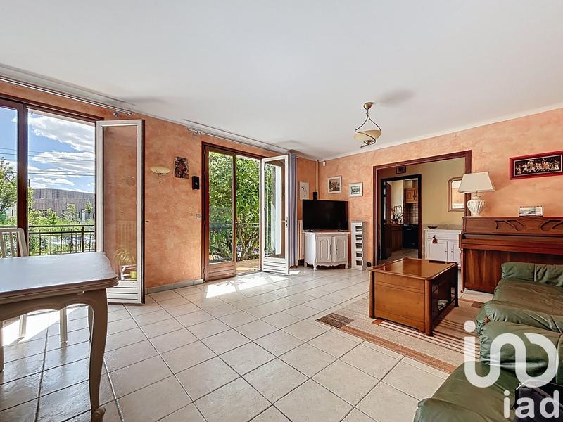 Maison - 180 m² - 8 pièces