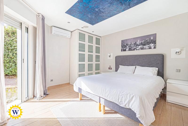 Maison - 198 m² - 7 pièces