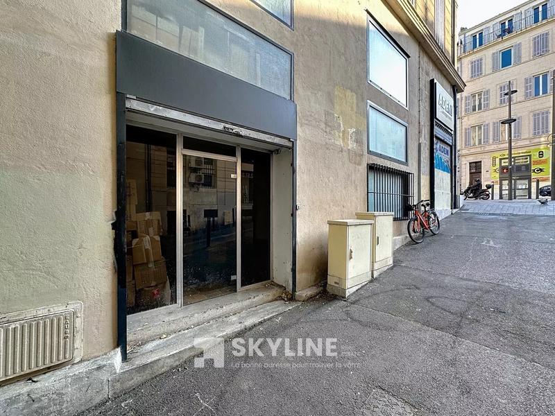 Local d'activités - 101 m² - 5 pièces