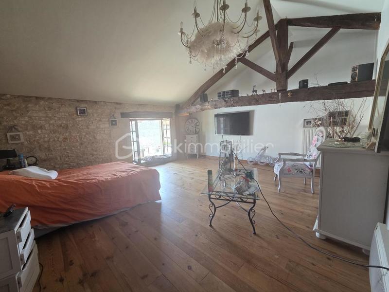 Maison - 277 m² - 6 pièces