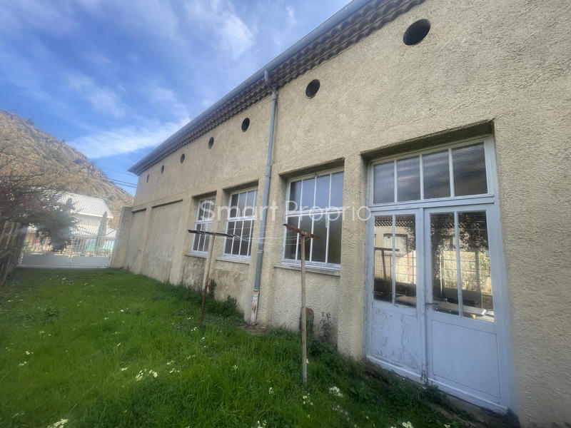 Propriété - 222 m² - 7 pièces