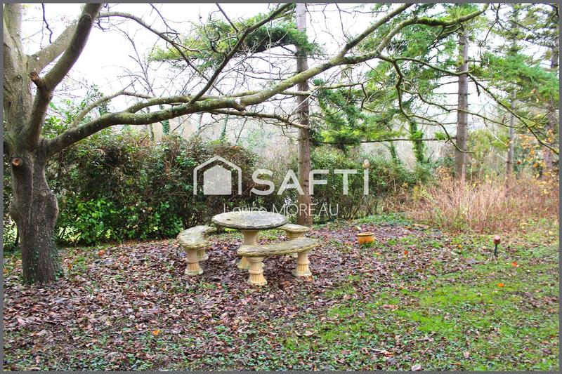 Maison - 220 m² - 8 pièces