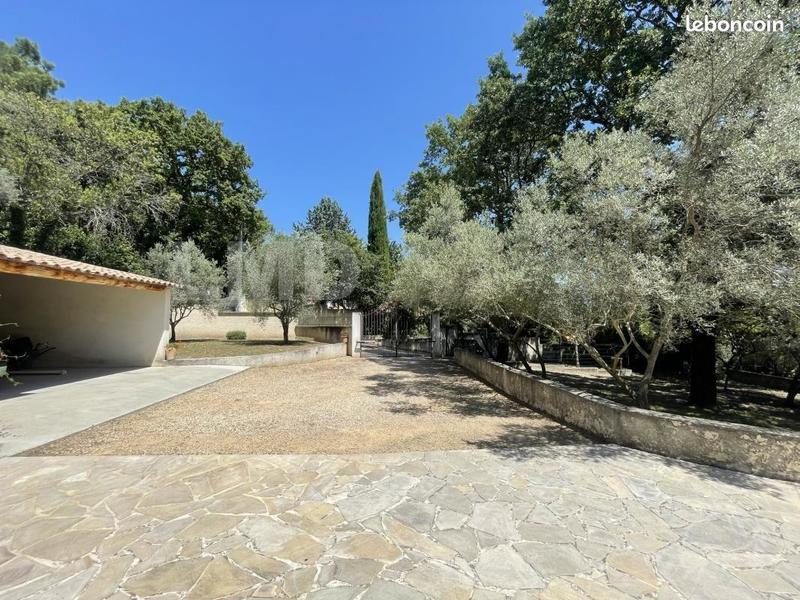 Maison provençale - 264 m² - 11 pièces