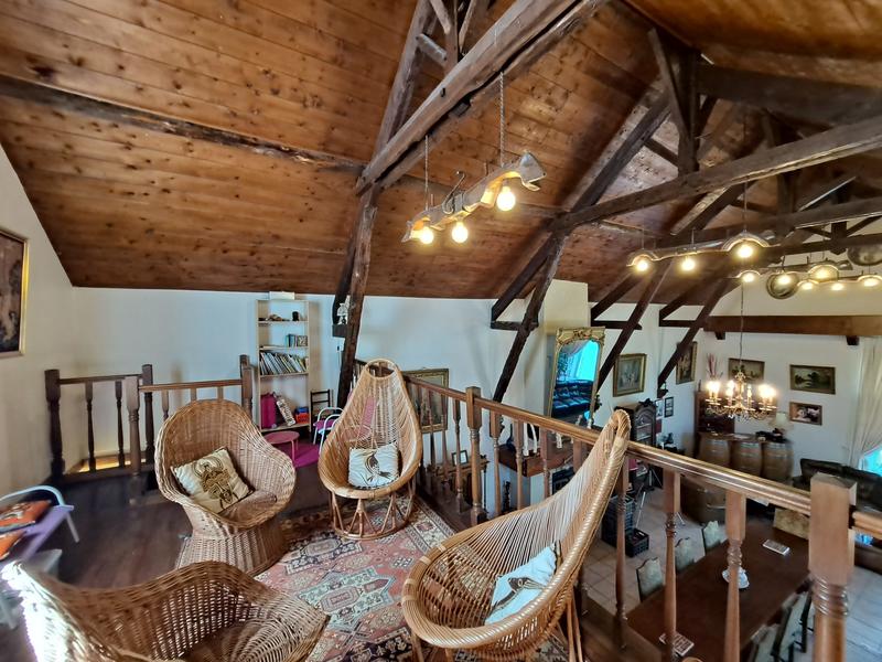 Maison - 406 m² - 9 pièces