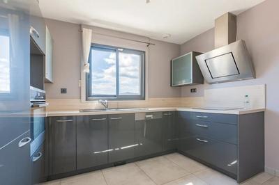 Maison - 170 m² - 12 pièces