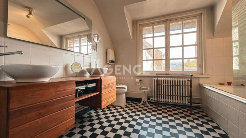 Maison bourgeoise - 352 m² - 9 pièces