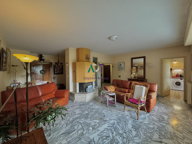 Appartement - 111 m² - 4 pièces