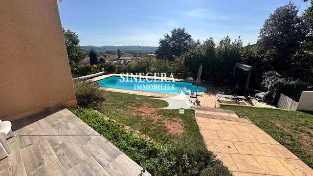 Villa - 198 m² - 10 pièces
