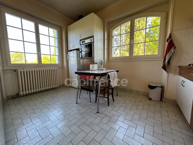 Maison - 252 m² - 7 pièces