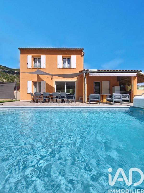 Maison - 118 m² - 5 pièces