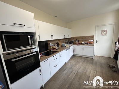 Maison - 219 m² - 7 pièces